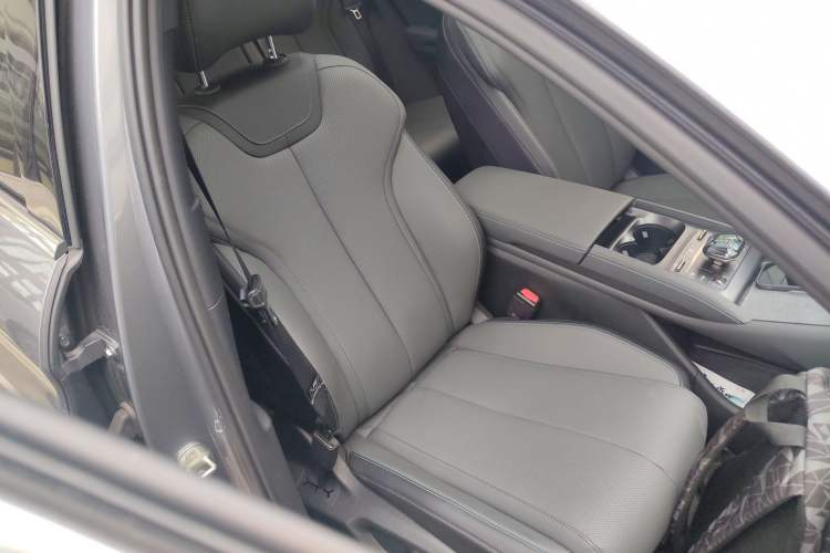 Used BYD Qin L 2025 DM-i Smart Drive 120KM Superior Model
