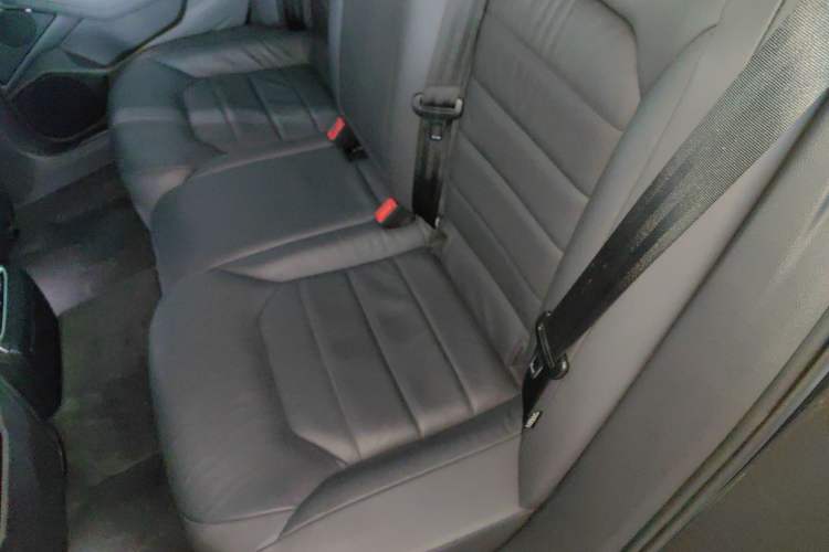 Used Volkswagen Phideon 2019 380TSI Two-Wheel Drive Business Edition China VI Standard
