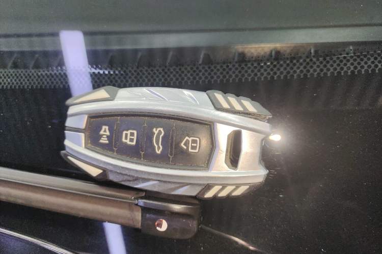 Used Haval H6 2017 Red Label 2.0T Automatic Two-Wheel Drive ZhiShang Model