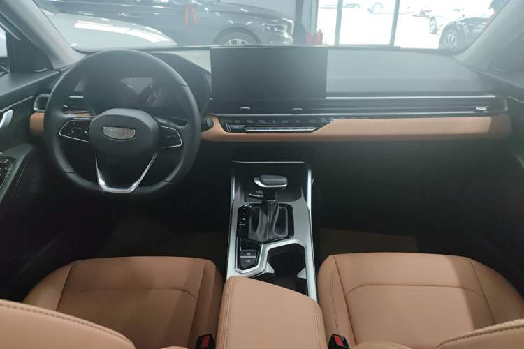 Used Geely Auto Emgrand 2025 4th Generation 1.5L CVT Flagship Version
