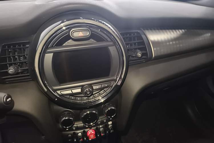 Used MINI MINI 2017 1.5T COOPER CABRIO Freedom Edition