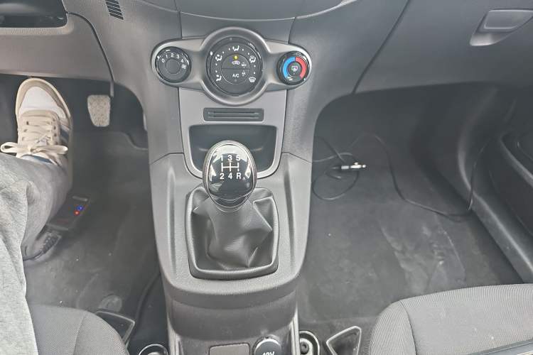 Used Ford Fiesta 2013 Hatchback 1.5L Manual Fashion Edition