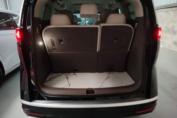 Used Denza D9 2022 DM-i 970 Four-Wheel Drive Prestige Model