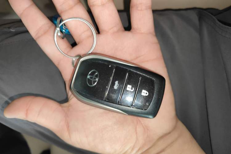 Used Toyota Camry 2012 2.5G Luxury Edition
