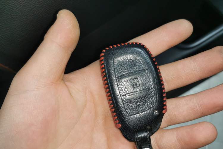 Used Hyundai ix25 2015 1.6L Automatic Two-Wheel-Drive Deluxe DLX Model
