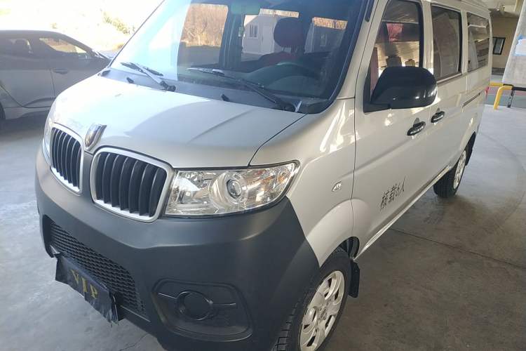 Used Jinbei Hiace X30 2023 1.5L Super-Comfortable Passenger Van 5/6/7-Seater Non-Air-Conditioned Version Model SWC15M
