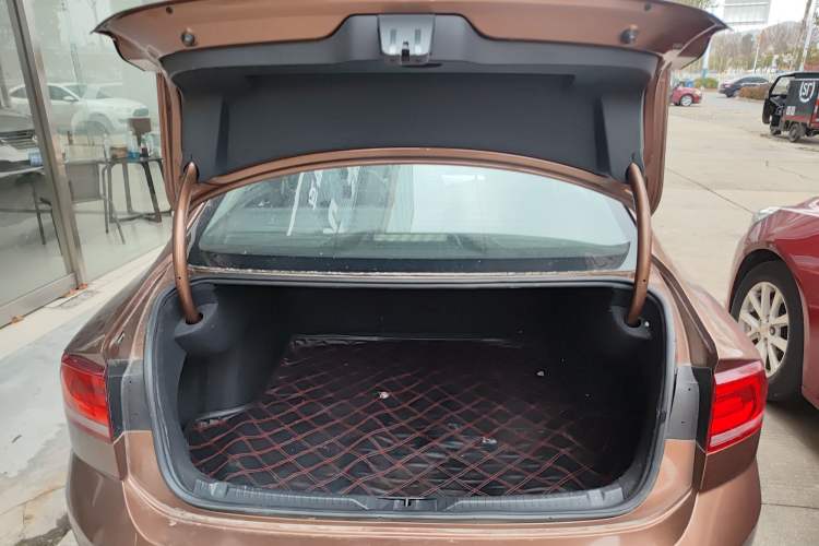 Used Volkswagen Lamando 2015 230TSI DSG Fashion Edition
