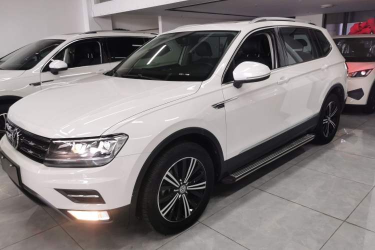 Used Volkswagen Tiguan L 2019 Updated Version 330TSI Automatic Two-Wheel Drive Panoramic Comfort Edition China VI Standard
