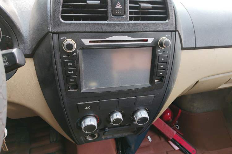 Used Dongfeng Xiaokang C37 2015 1.5L Standard II DK15-06
