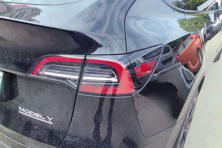 Used Tesla Model Y 2023 Rear-Wheel-Drive Version
