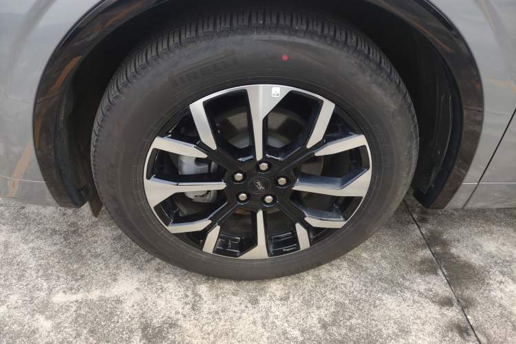 Used Ford Edge 2025 Ford Explorer L 2.0T EcoBoost E-Hybrid Four-Wheel-Drive 7-Seater Supreme Model
