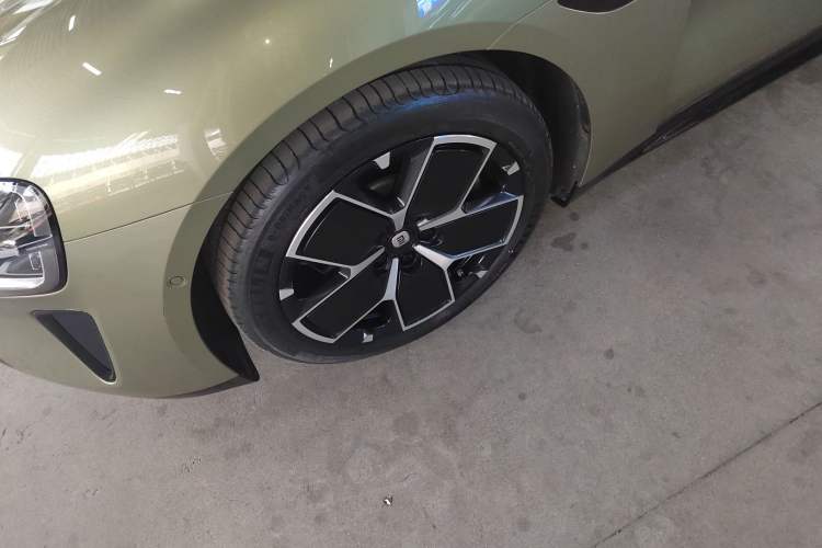 Used  SU7 2024 Rear-Drive Standard Founder Edition