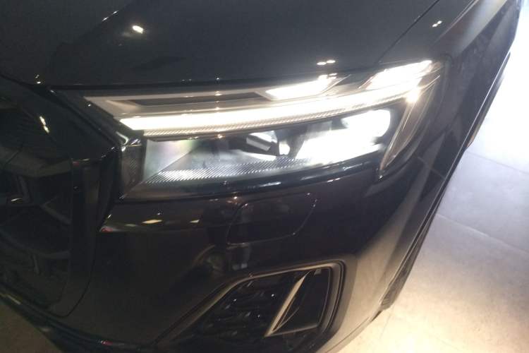 Used Audi Q7 2024 45 TFSI quattro S line Black Warrior Edition