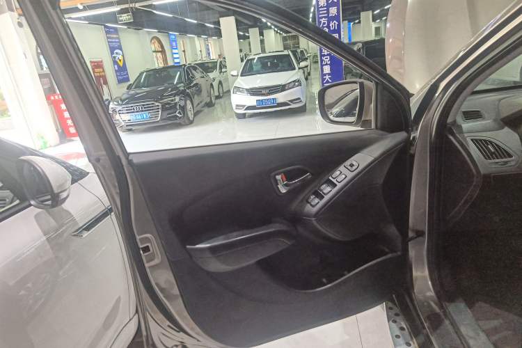 Used Hyundai ix35 2013 2.0L Automatic 2WD Comfort GL China IV Standard
