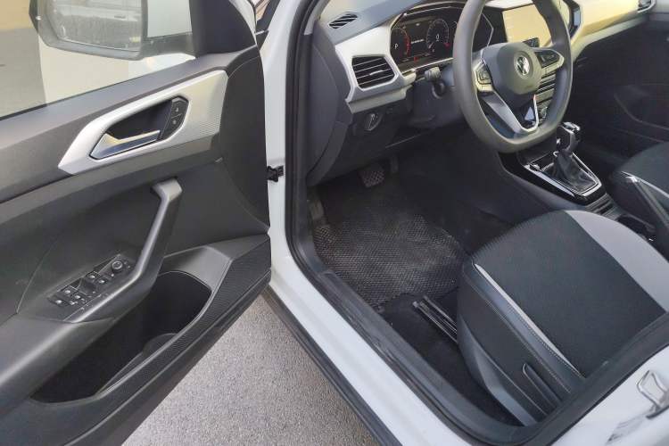 Used Volkswagen Tacqua 2021 200TSI DSG JoyConnect Edition
