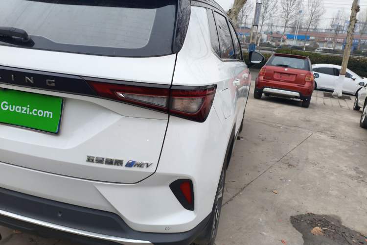 Used Wuling Asta 2022 2.0L DHT Electric-Speed Version
