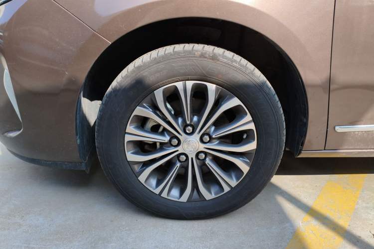 Used Buick GL8 2021 Land Cruiser Executive Class 652T Luxury Model
