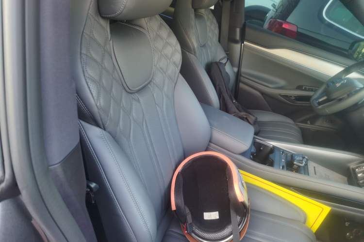 Used BYD Song L EV 2025 Intelligent Driving Version 662 km LiDAR Excellence Edition
