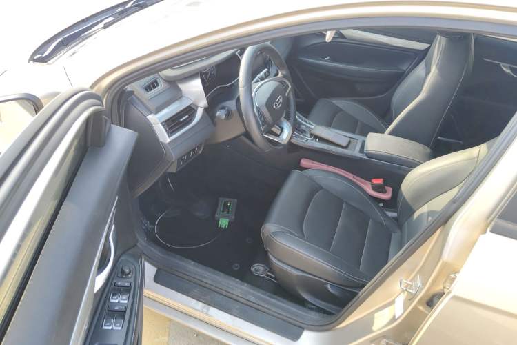 Used Geely Auto Emgrand 2019 Leading Edition 1.5L CVT Luxury Model China VI Standard
