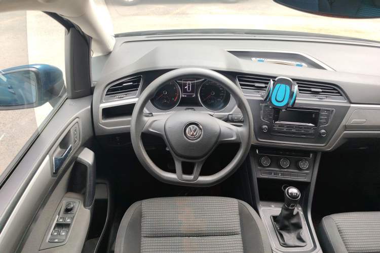 Used Volkswagen Touran 2016 Volkswagen Touran L 280TSI Manual Trend Edition
