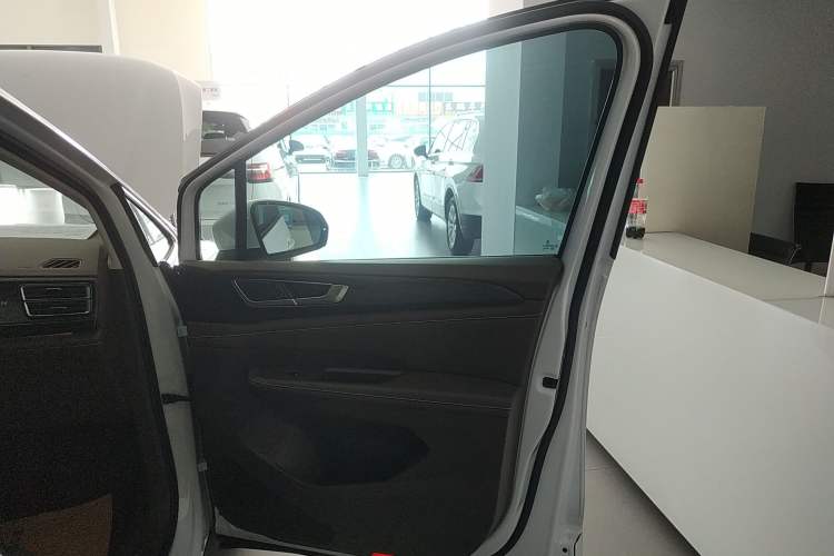 Used Volkswagen Viloran 2024 330TSI Luxury Edition
