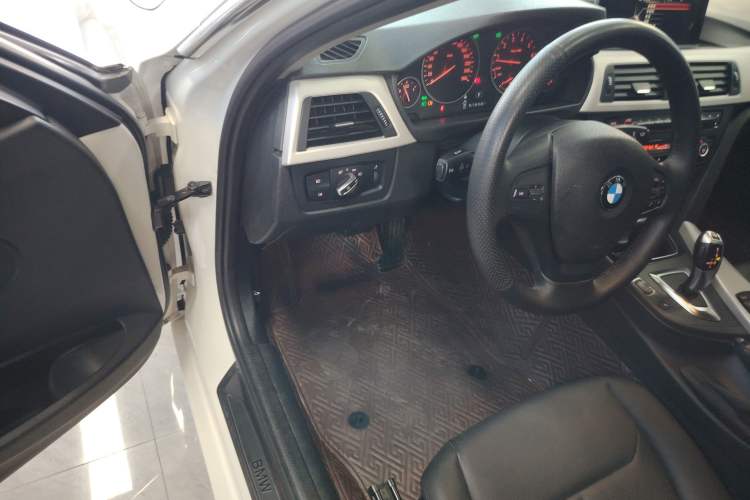 Used BMW 3 Series 2015 320Li Fashion Model
