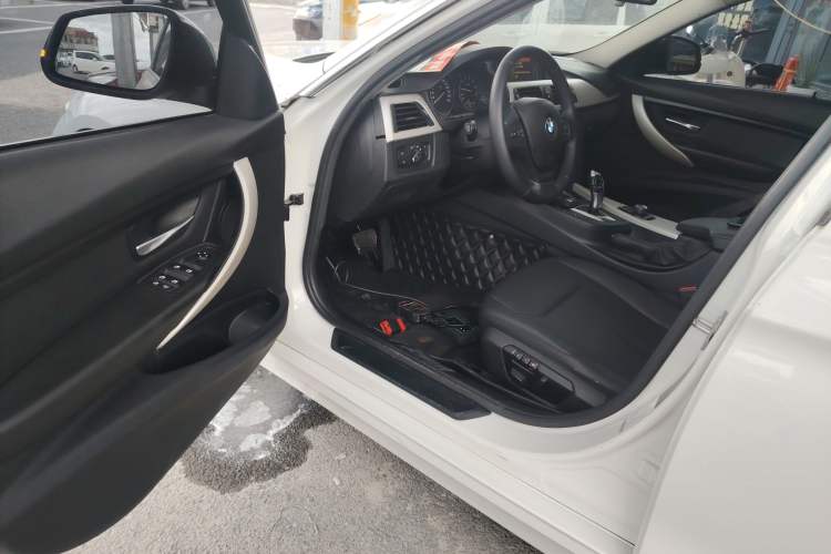 Used BMW 3 Series 2015 320Li Luxury Edition Fashion Model
