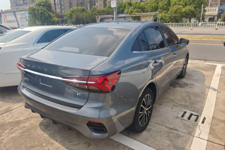 Used Roewe i5 2021 Revised Version 1.5L CVT Diamond Edition
