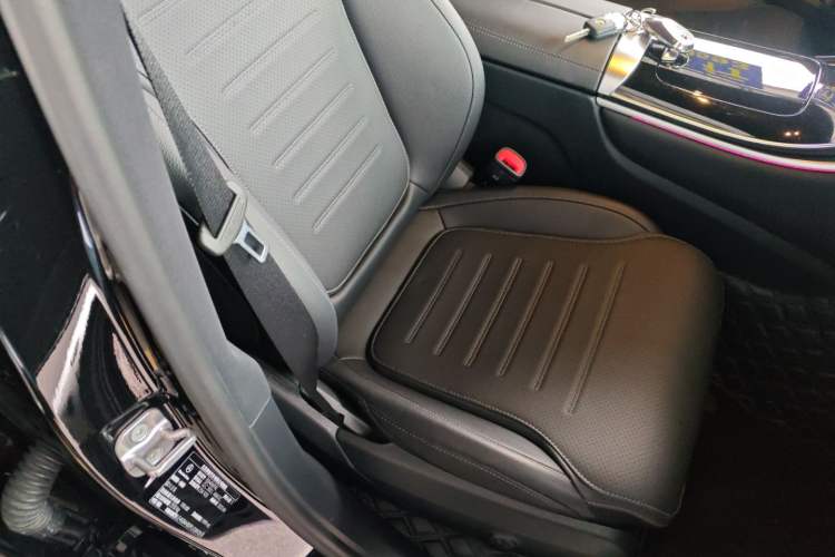 Used Mercedes-Benz GLC 2023 GLC 300 L 4MATIC Dynamic Edition 5-seater
