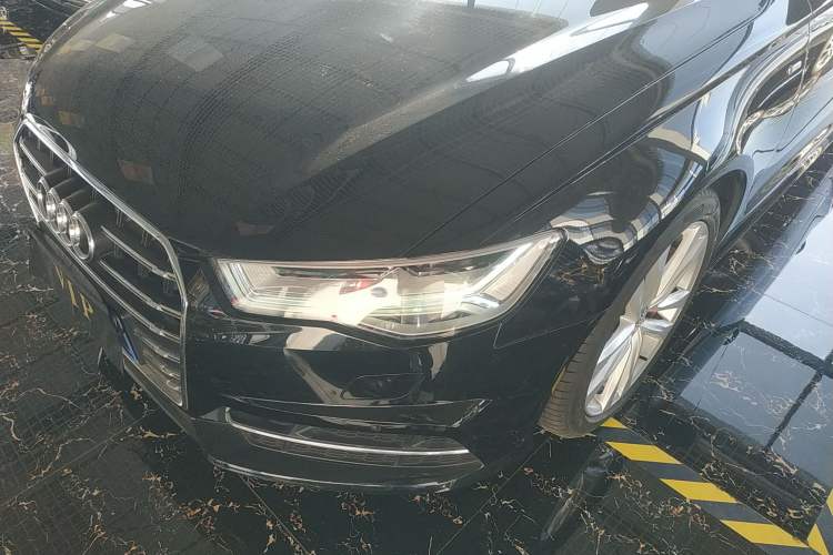 Used Audi A6L 2018 30th Anniversary Edition 45 TFSI quattro Sport model
