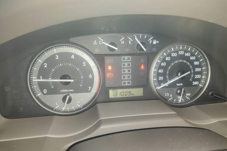 Used Toyota Land Cruiser 2015 4.0L VX-R 8-Seater Middle East Version
