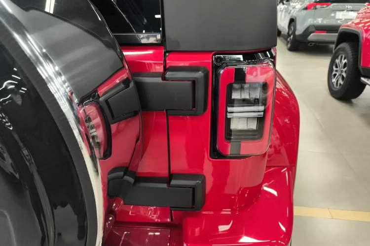 Used  BJ40 2019 PLUS 2.3T Automatic Four-Wheel Drive Premium Edition China VI
