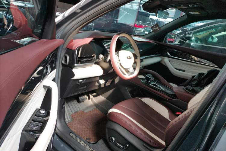 Used Geely Auto Monjaro L 2024 2.0TD High-Power Automatic Two-Wheel Drive Yunqi Version