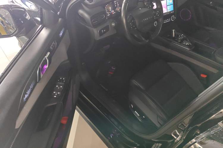 Used Lynk & Co 03 2022 1.5TD DCT JingPro
