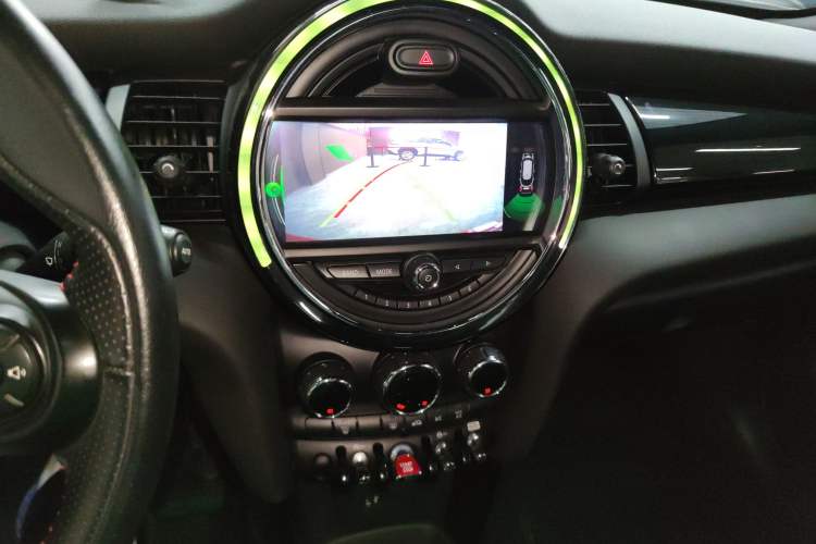 Used  MINI 2018 1.5T COOPER Racing Edition Five-Door Version
