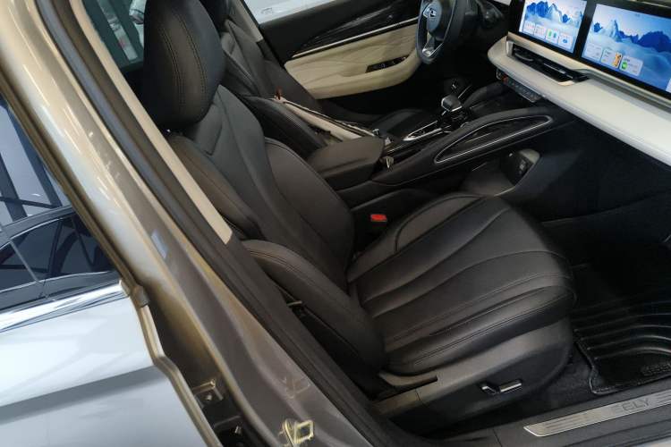 Used Geely Auto Monjaro L 2023 2.0TD High-Power Automatic Two-Wheel Drive Flagship Version
