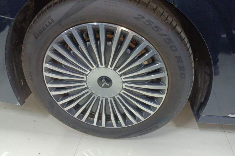 Used VOYAH Dream 2025 PHEV Four-Wheel-Drive Flagship Kunpeng Edition
