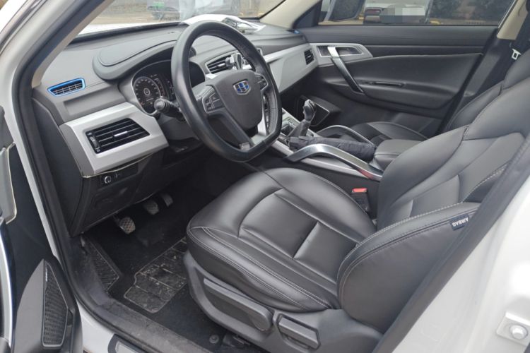 Used Geely Auto Emgrand X7 Sport 2016 2.0L Manual Smart Connect Version
