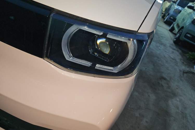 Used Wuling Hongguang MINIEV 2022 Macaron Fashion Model Lithium Iron Phosphate
