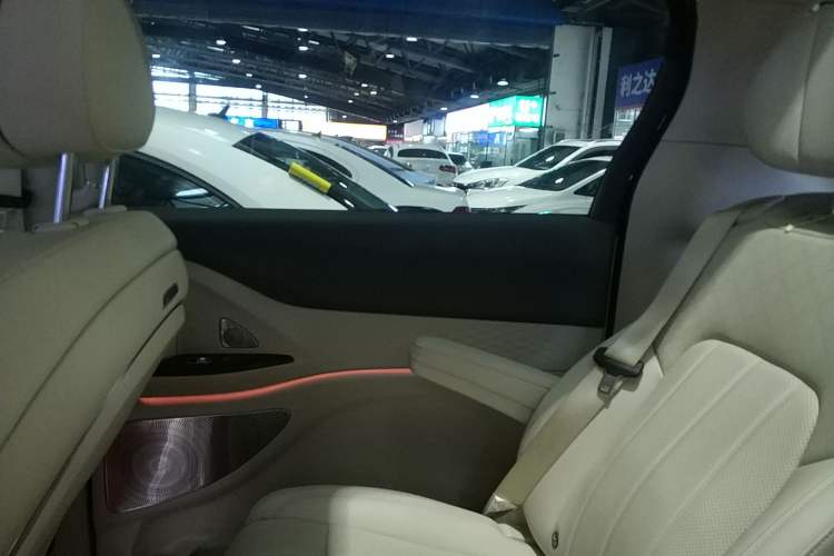 Used VOYAH Dream 2024 PHEV Extended-Range Premium Edition
