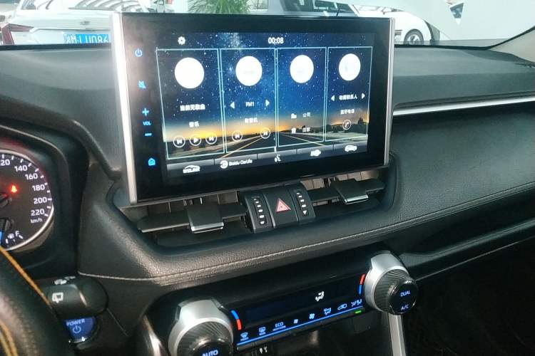 Used Toyota Wildlander 2022 Dual-Engine 2.5L E-CVT Two-Wheel Drive Luxury PLUS Edition
