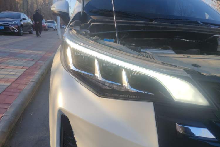 Used GAC Trumpchi M6 2023 PRO 270T DCT Luxury Edition
