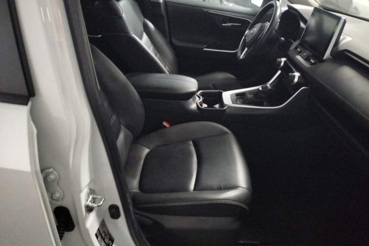 Used Toyota RAV4 2021 2.0L CVT 4x4 Style PLUS Edition
