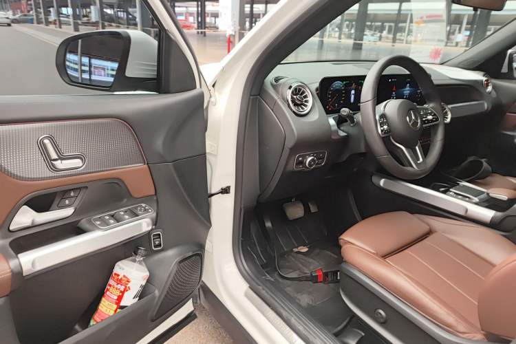 Used Mercedes-Benz GLB 2022 Updated GLB 200 Fashion Edition
