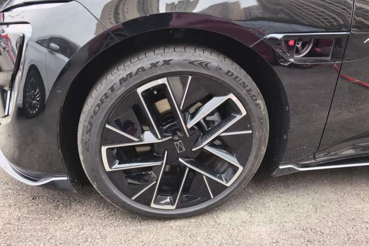 Used  12 2025 Max All-Electric Version