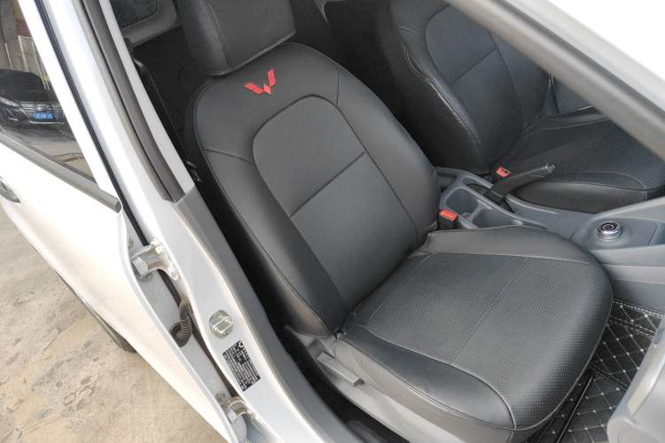 Used Wuling Hongguang New Energy 2025 Extended-Range Hybrid 50 km Standard Version
