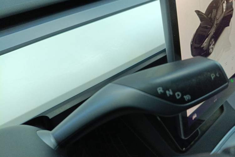 Used Tesla Model Y 2022 Long-Range All-Wheel-Drive Version
