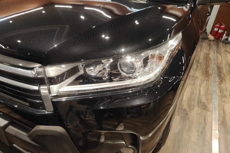 Used Toyota Highlander 2018 2.0T Four-Wheel Drive Prestige Version 7 Seats China V Emission Standard
