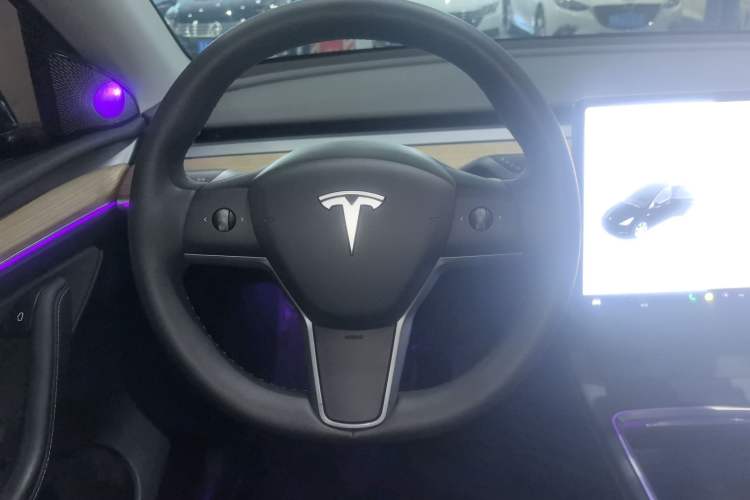 Used Tesla Model Y 2023 Long-Range All-Wheel-Drive Version
