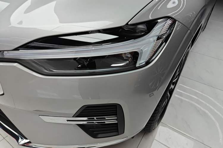 Used Volvo XC60 2025 B5 Four-Wheel Drive Smart & Advanced Luxury Edition
